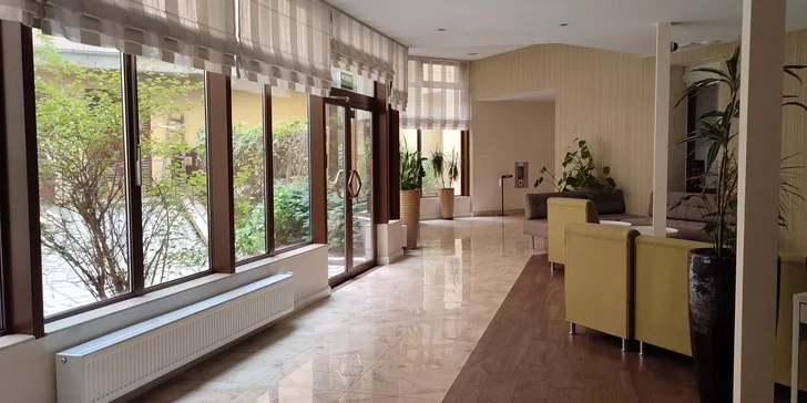 Pobyt se snídaní v samém srdci Vratislavi: ubytování v moderním hotelu pro jednoho, pár i rodinu