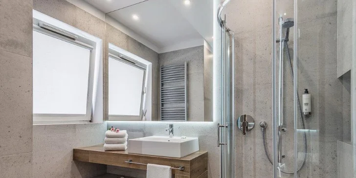 Pobyt se snídaní v samém srdci Vratislavi: ubytování v moderním hotelu pro jednoho, pár i rodinu