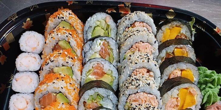 Pestré sushi sety s sebou: 12 nebo až 71 kousků i s polévkou a salátem wakame