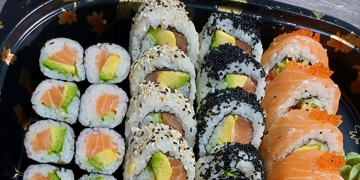 Pestré sushi sety s sebou: 12 nebo až 71 kousků i s polévkou a salátem wakame