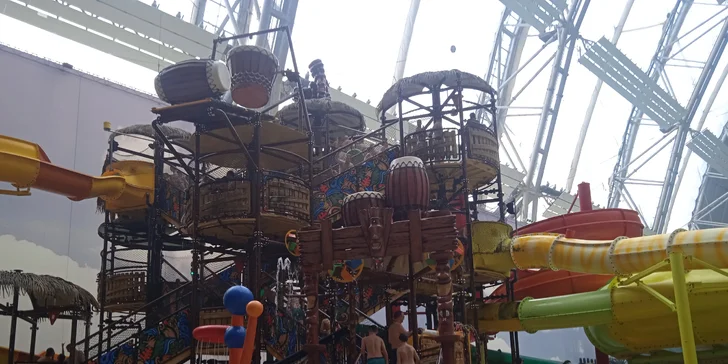 Celodenní vstupné pro děti i dospělé do vodního světa Tropical Islands v Německu