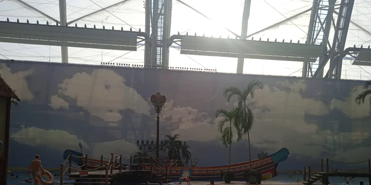 Celodenní vstupné pro děti i dospělé do vodního světa Tropical Islands v Německu