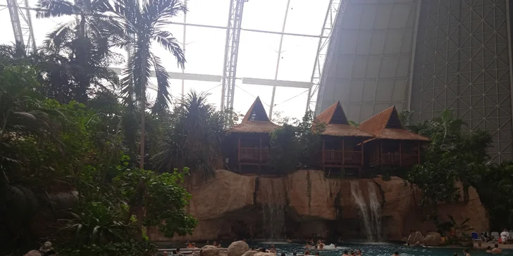 Celodenní vstupné pro děti i dospělé do vodního světa Tropical Islands v Německu