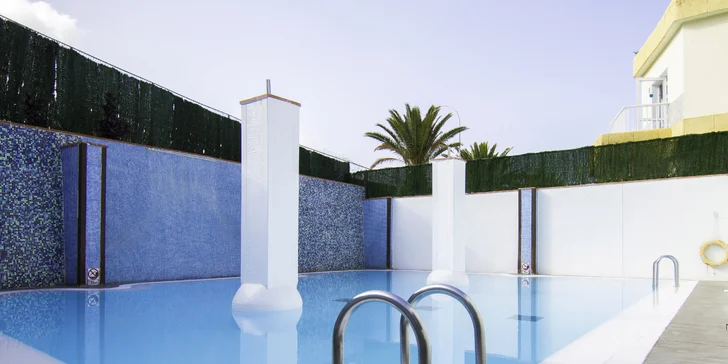 Pobyt na Tenerife: jídlo, 3 venkovní bazény, pláž 10 minut, zábavní program pro malé i velké