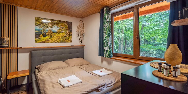 Wellness chata v Beskydech: plně vybavený interiér i vířivka a finská sauna
