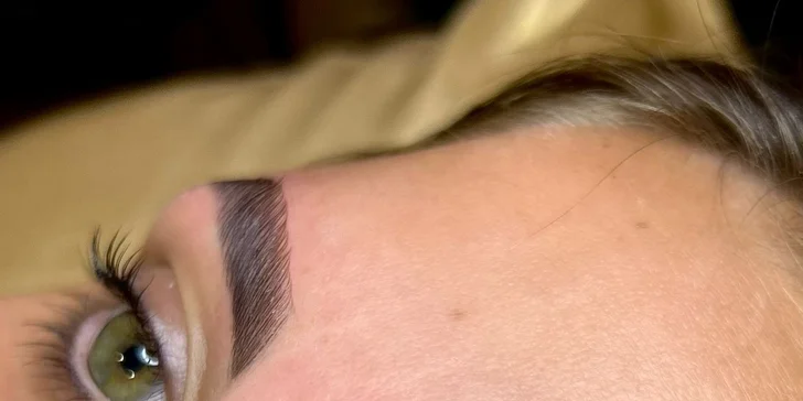 Pronikavý pohled: lash lifting či laminace obočí na Smíchově