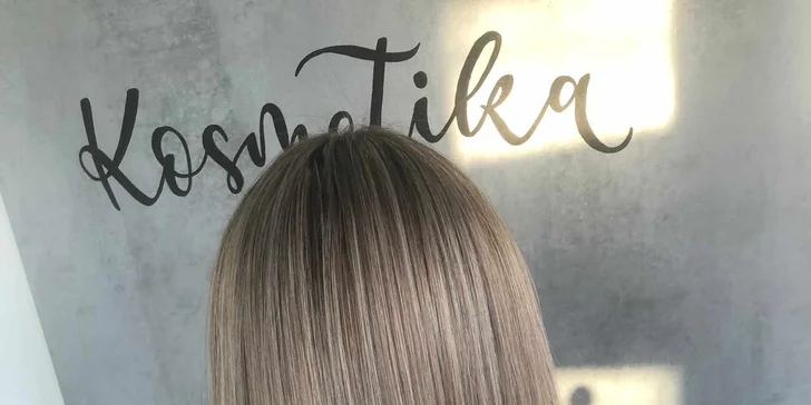 Barvení vlasů nebo melír s přelivem i zastřižené konečky, foukaná a styling