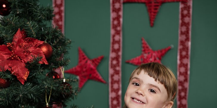 Profesionální vánoční focení v ateliéru: 6 upravených snímků pod stromeček