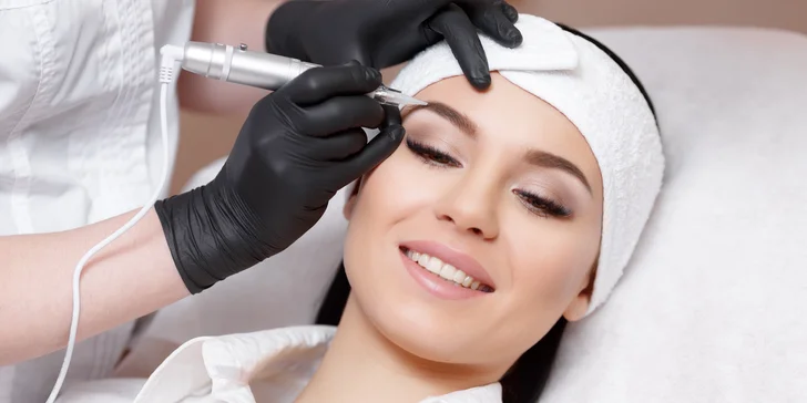 Permanentní make-up: horní linky, obočí nebo akvarelové rty