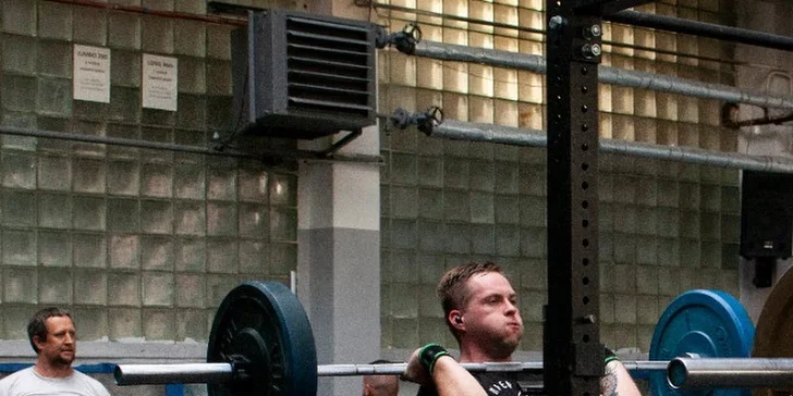 Skupinové i individuální lekce s osobním trenérem v Tesla gymu: box, funkční a silový trénink či tabata