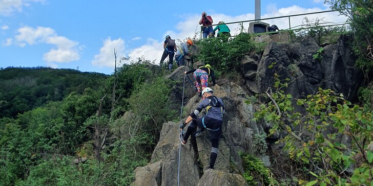 Via Ferrata: lezení po zajištěné cestě na Mlynářův kámen u Dubiček pro 1–3 osoby