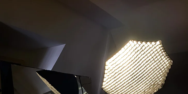 Vyfoťte se sami: 60 min. focení a nekonečně snímků v inovativním ateliéru Magic Mirror