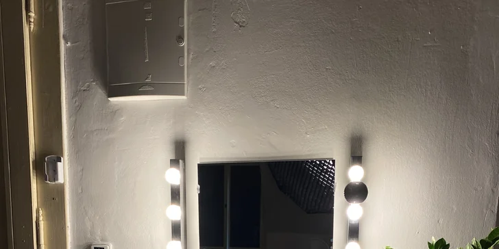 Vyfoťte se sami: 60 min. focení a nekonečně snímků v inovativním ateliéru Magic Mirror