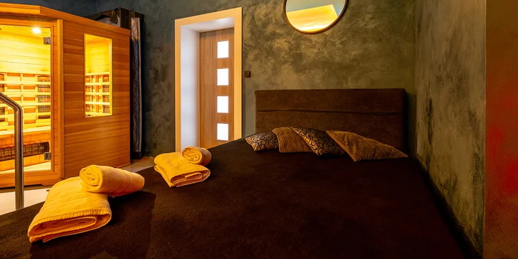 Noční romantika ve wellness: zóna se saunou, vířivkou a postelí jen pro vás dva