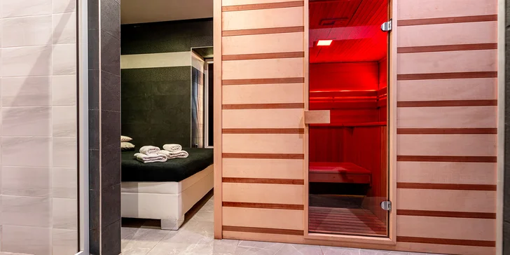 Privátní wellness pro 2 osoby: 120 minut, finská sauna a vířivka i varianty se sektem