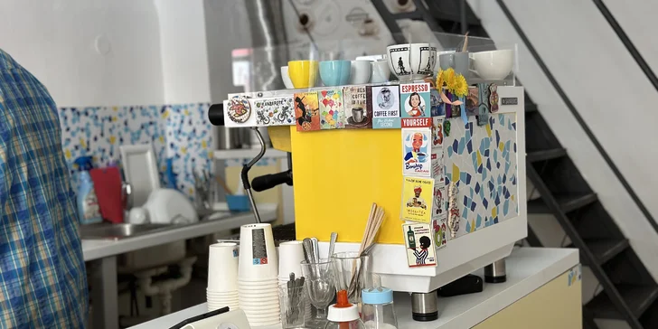 4 hodiny zážitků plné kávy: baristický kurz s teoretickou i praktickou částí