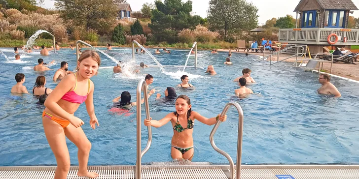 Celodenní vstupné pro děti i dospělé do vodního světa Tropical Islands v Německu