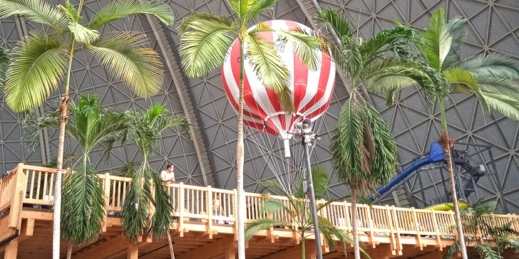 Celodenní vstupné pro děti i dospělé do vodního světa Tropical Islands v Německu