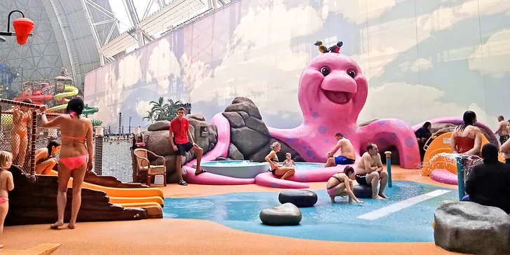 Celodenní vstupné pro děti i dospělé do vodního světa Tropical Islands v Německu