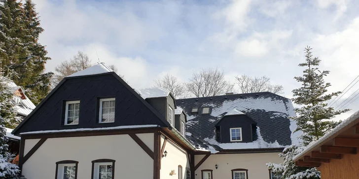 Pobyt v Jeseníkách pro pár i rodinu: snídaně, sauna i koupací sud