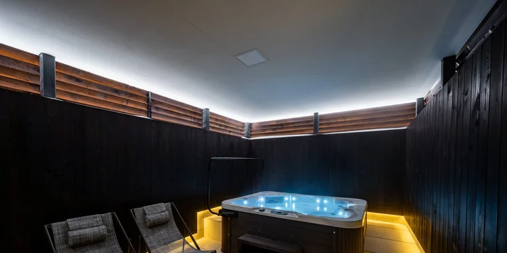 Pětichodové menu s panenkou a rump steakem i relaxace ve wellness pro 2 osoby