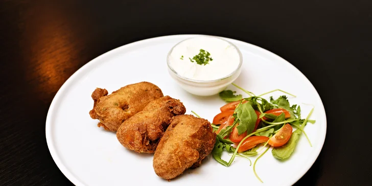 Tři chody pro dva: prosecco, jalapeños či pečené brambory, steak nebo burger i dezert