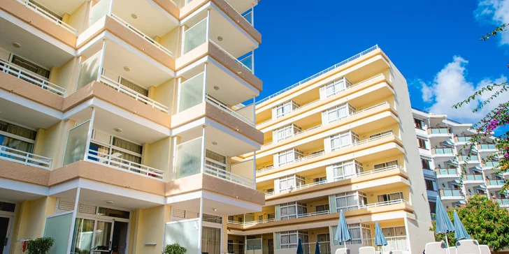 Zimní dovolená u moře: hotel na Gran Canaria jen 3 minuty pěšky od písečné pláže, all inclusive, dítě zdarma