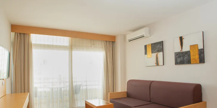 Zimní dovolená u moře: hotel na Gran Canaria jen 3 minuty pěšky od písečné pláže, all inclusive, dítě zdarma