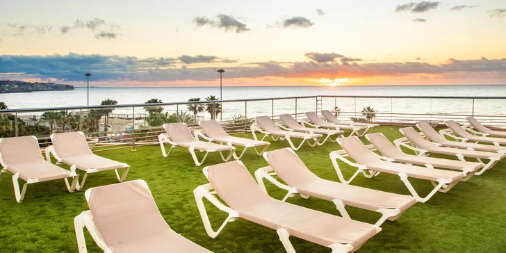 Zimní dovolená u moře: hotel na Gran Canaria jen 3 minuty pěšky od písečné pláže, all inclusive, dítě zdarma