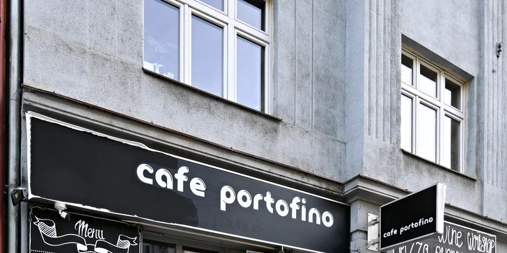 Sushi sety a poké bowl s lososem, kuřetem, tuňákem i vege ve Vršovicích