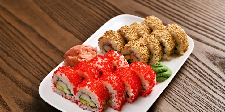 Sushi sety a poké bowl s lososem, kuřetem, tuňákem i vege ve Vršovicích