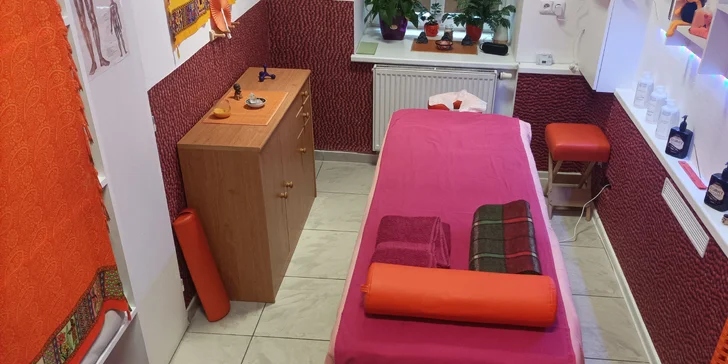 Odpolední masáž dle výběru: částečná v délce 50 minut, celotělová v délce 110 minut