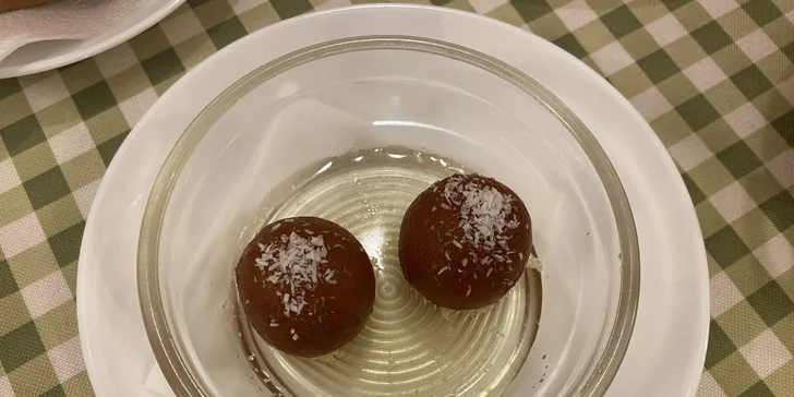 4chodové indické menu pro 2 osoby: polévka, kuřecí či vege hlavní chod i dezert
