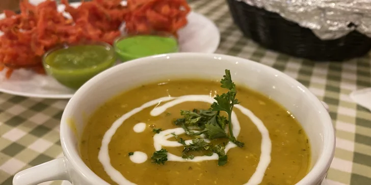 4chodové indické menu pro 2 osoby: polévka, kuřecí či vege hlavní chod i dezert
