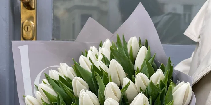 Otevřený voucher v hodnotě 600-2000 Kč na cokoli z květinářství Golden Flowers