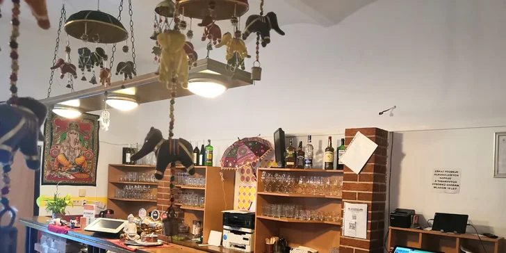 4chodové indické menu pro 2 osoby: polévka, kuřecí či vege hlavní chod i dezert