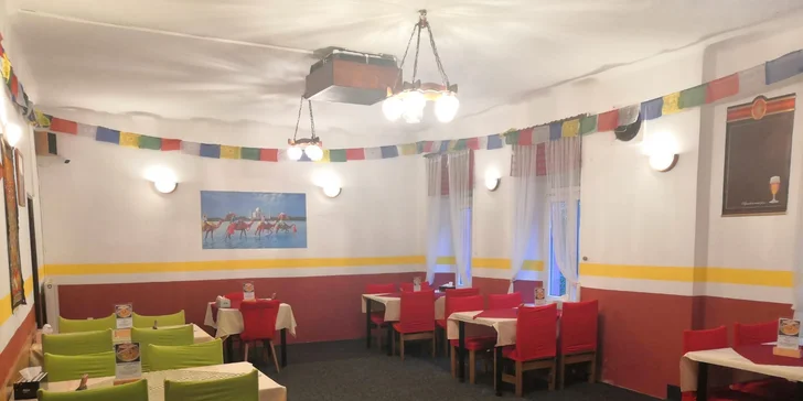 4chodové indické menu pro 2 osoby: polévka, kuřecí či vege hlavní chod i dezert
