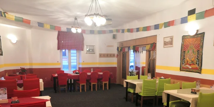 4chodové indické menu pro 2 osoby: polévka, kuřecí či vege hlavní chod i dezert