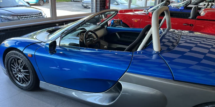 Komentovaná prohlídka veteránů v automobilové galerii Route 88 a nápoj