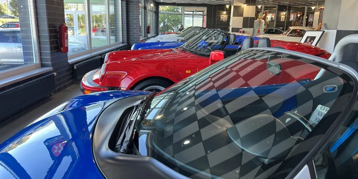 Komentovaná prohlídka veteránů v automobilové galerii Route 88 a nápoj