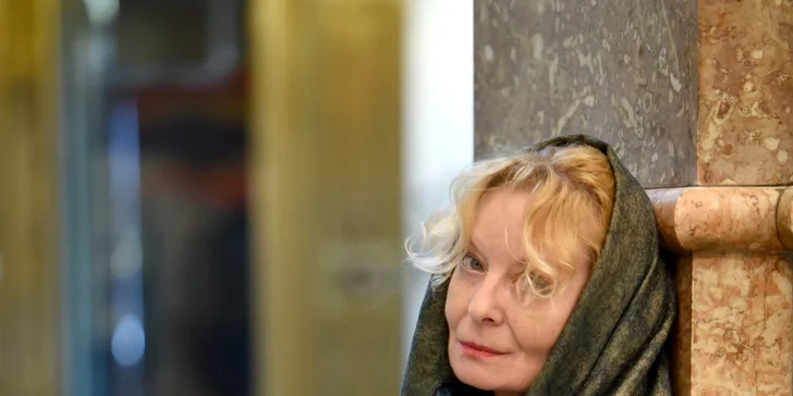 Focení v ateliéru či exteriéru pro jednotlivce, páry i rodiny