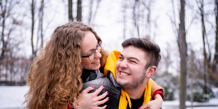 Párové nebo rodinné focení v přírodě: 8-12 fotografií