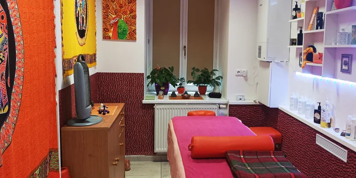 Odpolední masáž dle výběru: částečná v délce 50 minut, celotělová v délce 110 minut