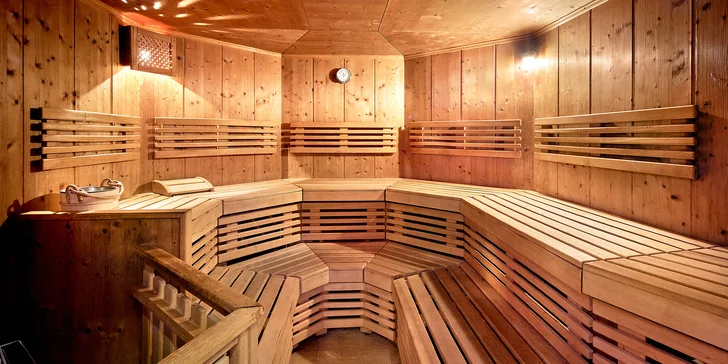 Pobyt ve 4* hotelu v Kaprunu: polopenze, neomezený wellness i lyžování na 408 km sjezdovek