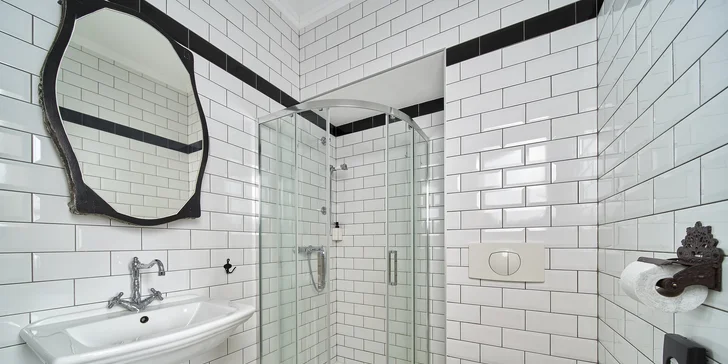 Pobyt ve zrekonstruovaném zámku Lešany se snídaní, v nabídce i apartmán s wellness