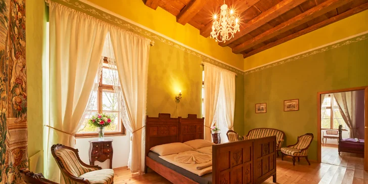 Pobyt ve zrekonstruovaném zámku Lešany se snídaní, v nabídce i apartmán s wellness