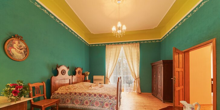Pobyt ve zrekonstruovaném zámku Lešany se snídaní, v nabídce i apartmán s wellness