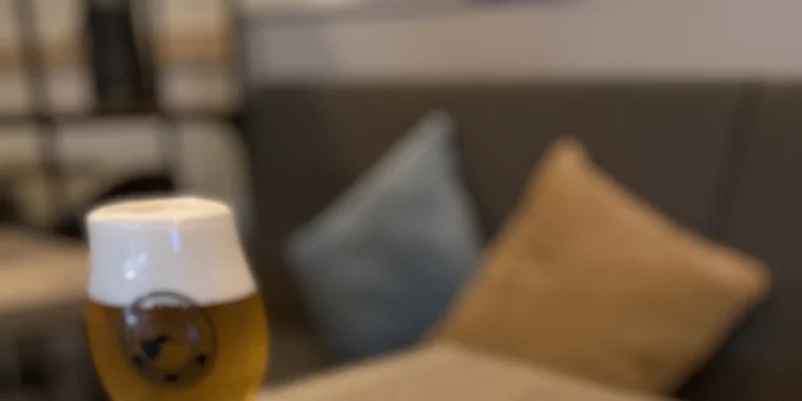 KouZi Kitchen v Hrnčířích: burger či hotdog pro 1 nebo 2 osoby, možnost přílohy