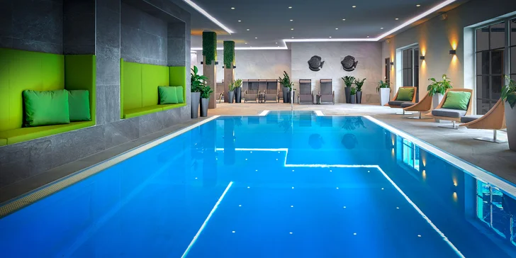 Pobyt ve 4* hotelu v Kaprunu: polopenze, neomezený wellness i lyžování na 408 km sjezdovek