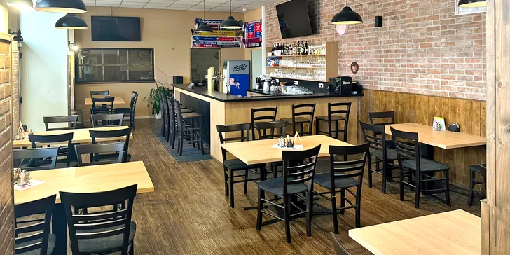 Pizza podle výběru z 9 druhů pro 1 nebo 2 osoby: sýrová, salámová, hawaii aj.